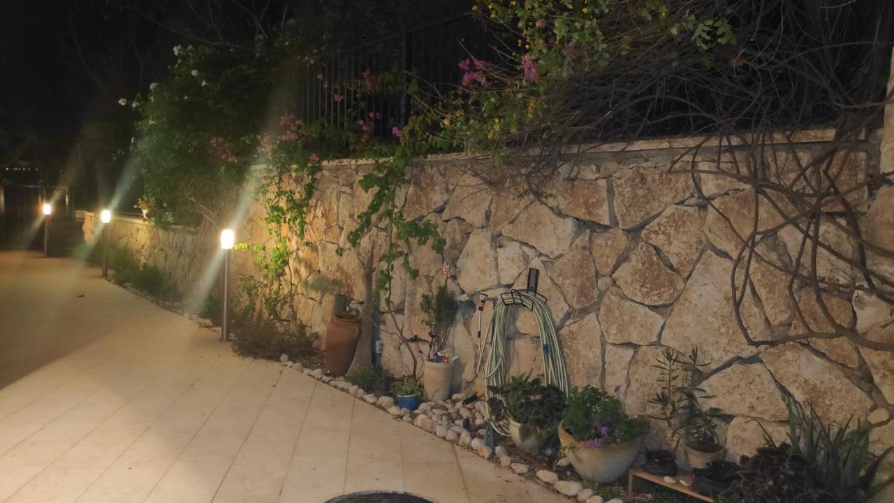 בית האומנים Artist Home Neve Ilan Dış mekan fotoğraf